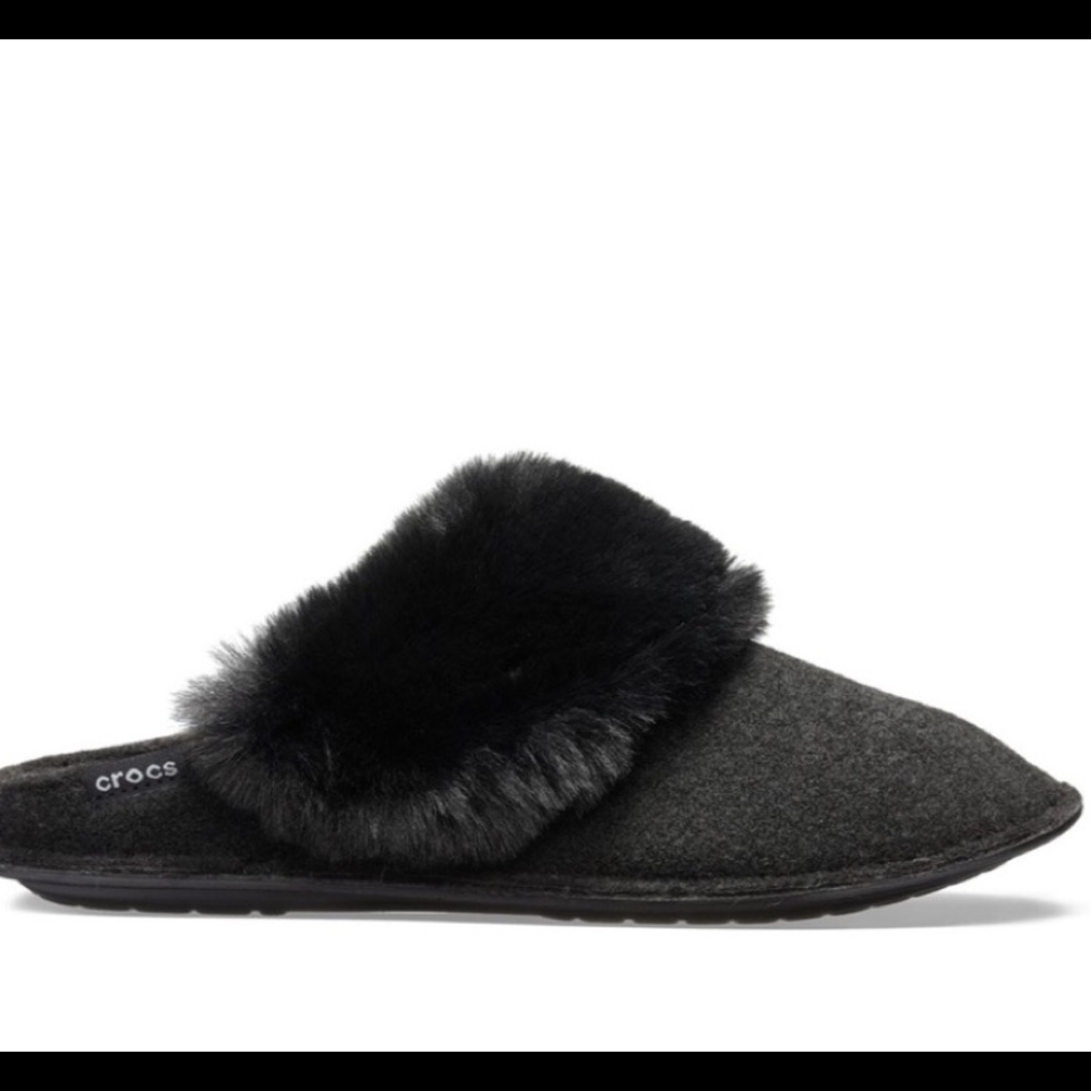 NWT Crocs Luxe Faux Fur Trimmed Slipper